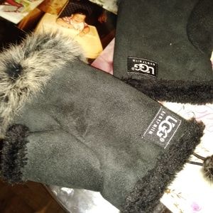 Ugg gloves